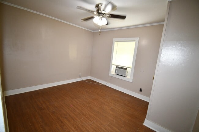 Building Photo - 613 Jones St