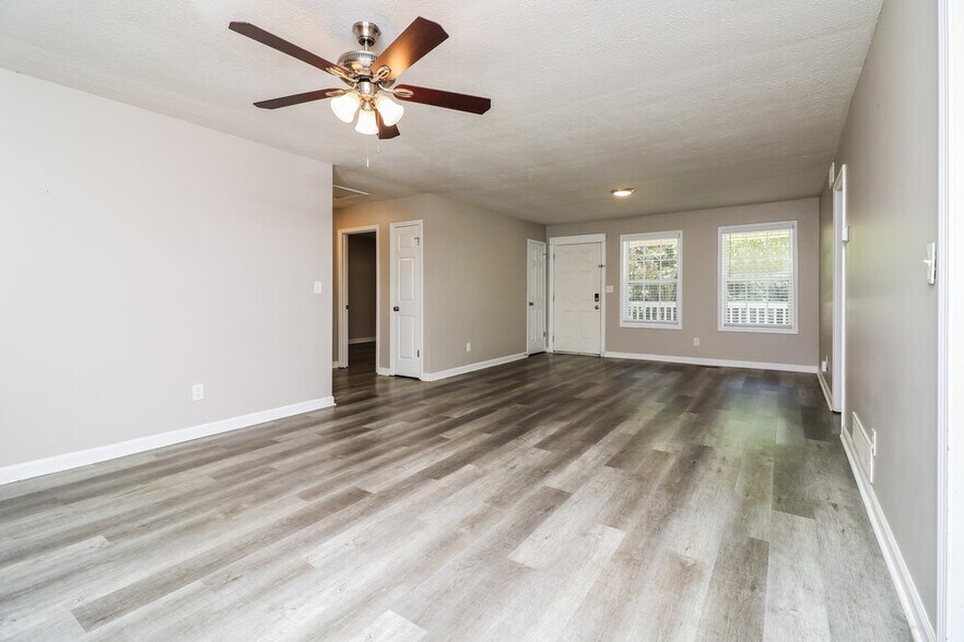 Building Photo - 6677 Birchwood Terrace