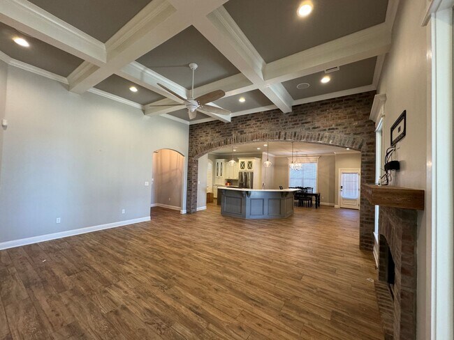 Building Photo - Gated Community close to Barksdale Air Force Base...