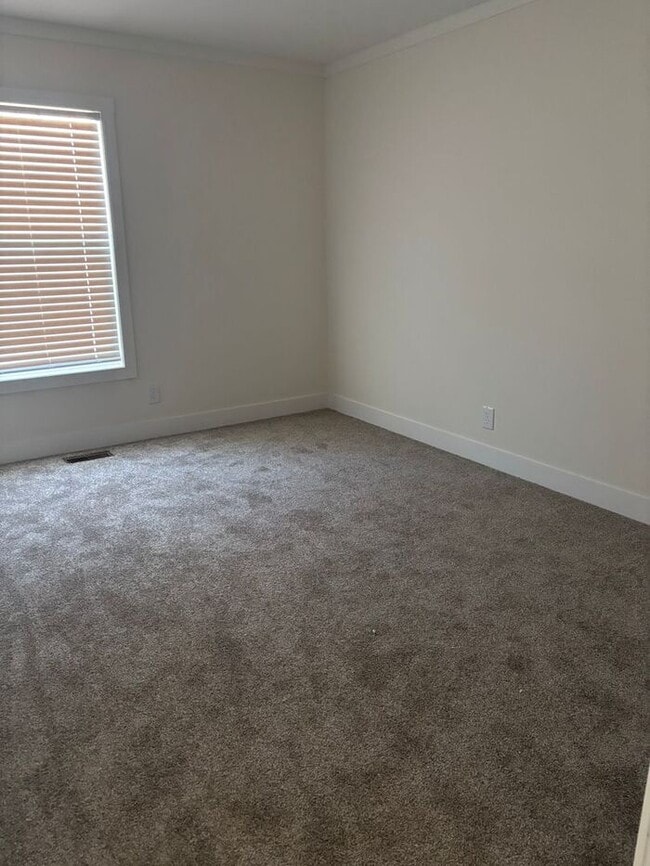 Building Photo - 2683 Cameron Hill Rd