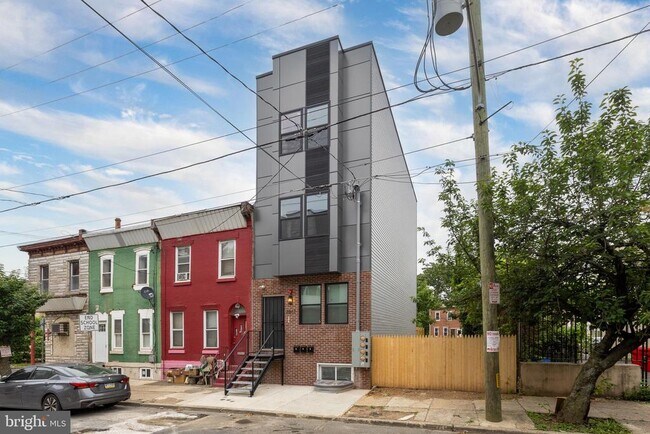 Building Photo - 2360 N 6th St