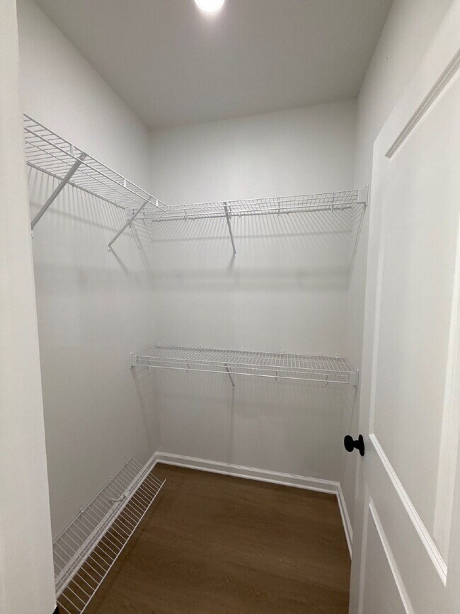 Building Photo - Fully Renovated Spacious 3BR in South Memphis – Section 8 Welcome