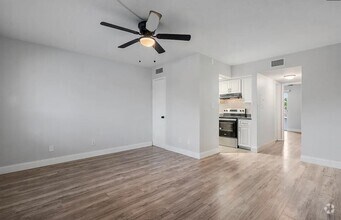 Building Photo - Splendid unit near the beach