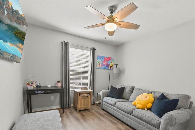 Building Photo - 1110 Enclave Square W