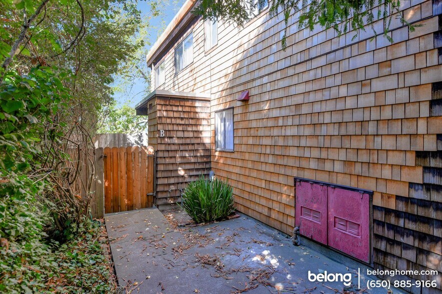 Building Photo - 2223 Ward St