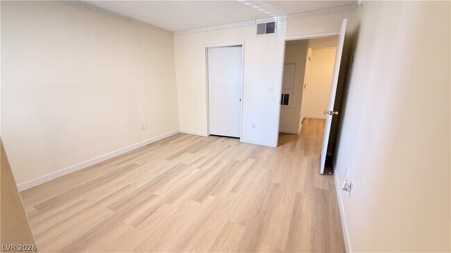 Building Photo - 7885 W Flamingo Rd