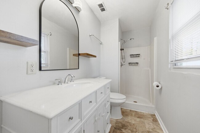 Building Photo - 116-118 Armon Ave