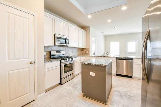 Building Photo - 1515 Anyder Pl