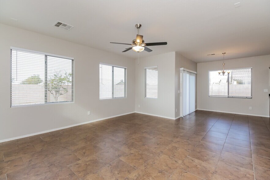 Building Photo - 38514 N Navarro Dr