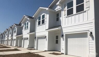 Building Photo - 227 Sandhill Pines Dr