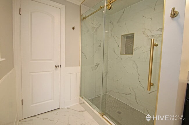 Building Photo - Modern Countryside Retreat with Fire Pit & Gazebo!