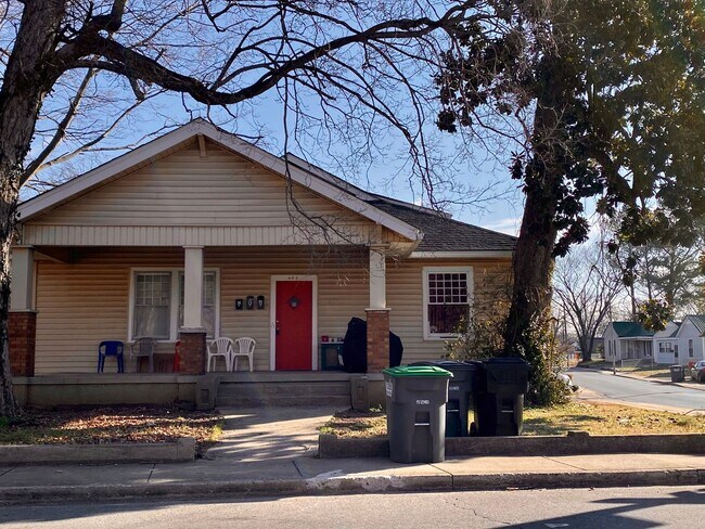 Building Photo - 445 Greenwood Ave