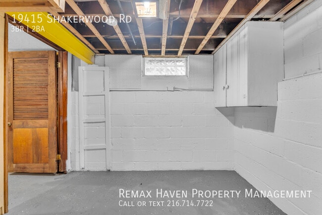 Building Photo - 19415 Shakerwood Rd