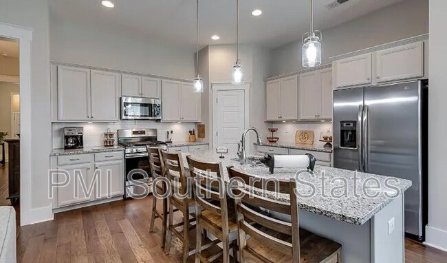 Building Photo - 607 Torridon Ln