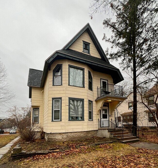 Primary Photo - 526 S Webster Ave