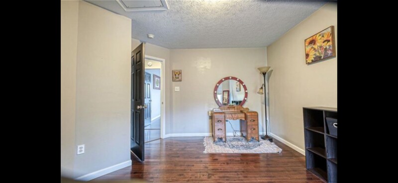 Building Photo - 1168 Camarta Dr