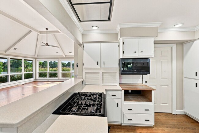 Building Photo - 4421 Carlton Ct