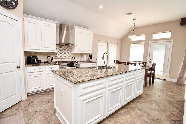 Building Photo - 6308 Silver Thistle Ln