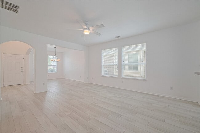 Building Photo - 23611 Plantation Pines Ln
