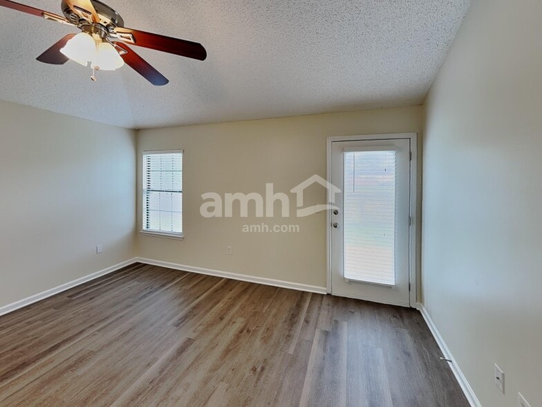 Building Photo - 3747 Alcove Dr