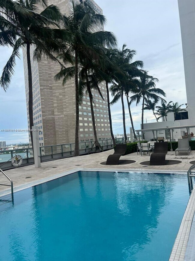 Building Photo - 335 S Biscayne Blvd