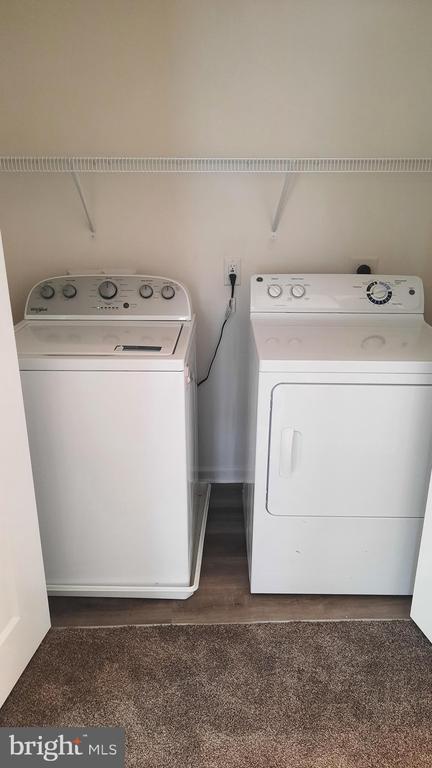 Building Photo - 2420 Newtown Dr