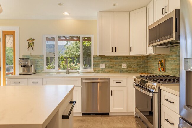 Building Photo - 1113 Sunnyglenn Ave