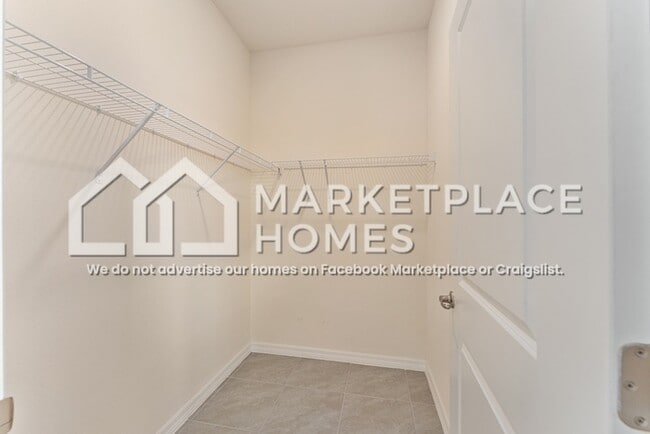 Building Photo - 4170 NW 48th Ter Rd