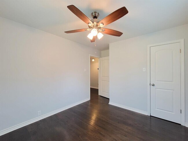 Building Photo - 1234 W 31st St