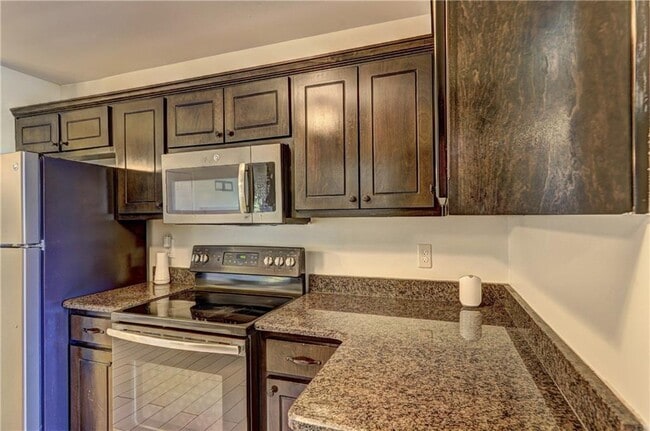 Building Photo - 1553 Ravens Run