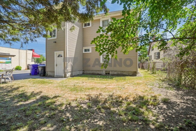 Building Photo - 72 Mowry St