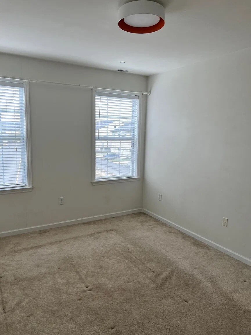 Building Photo - 4461 Riverview Ln