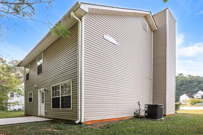 Building Photo - 896 Madison Ct