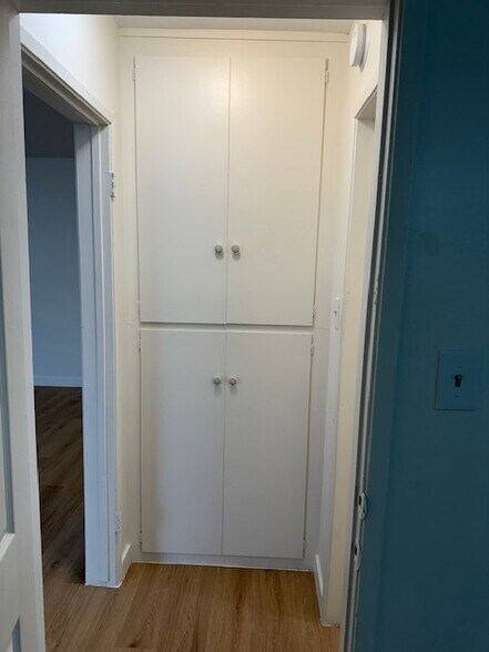 Building Photo - 13401 Victory Blvd