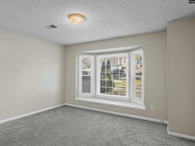 Building Photo - 42 Halton Ct