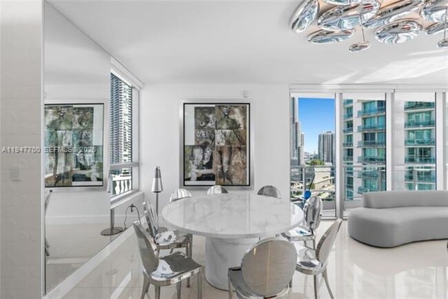 Building Photo - 90 SW 3rd St