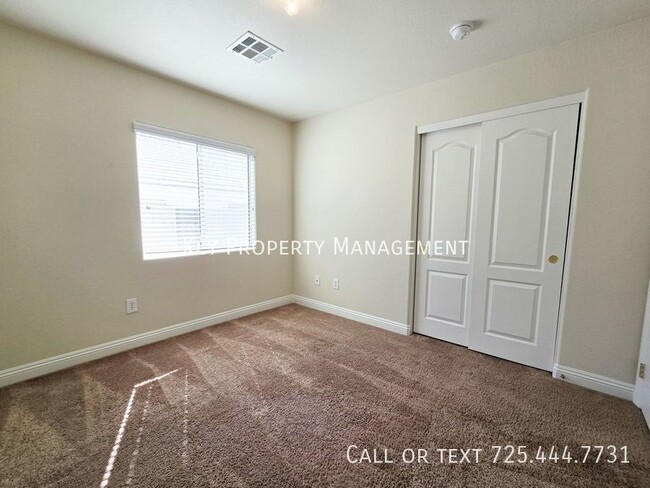 Building Photo - 3 BEDROOM TOWN-HOME IN NORTHWEST LAS VEGAS...