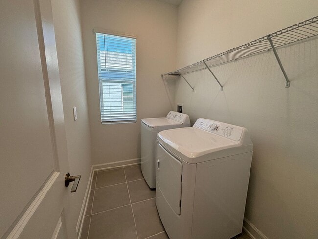 Building Photo - 5996 Shavasana Rd