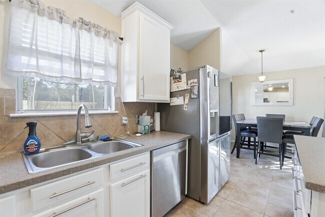 Building Photo - 11402 Overland Trail Dr