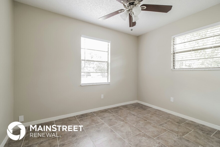 Building Photo - 1072 Genesee Ave SE