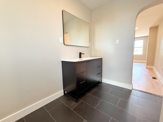 Building Photo - 2302 E Lehigh Ave