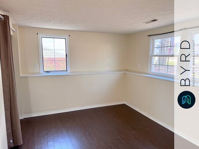 Building Photo - 2411 Carriage Creek Rd