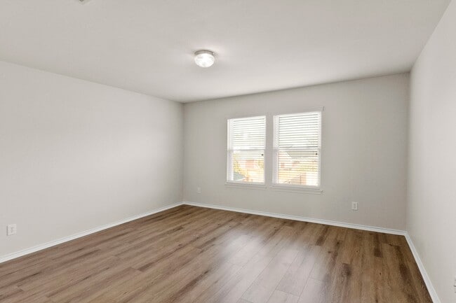 Building Photo - 18106 Castle Rain Dr