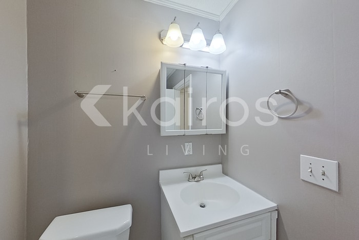 Building Photo - 3216 McCleod Ave