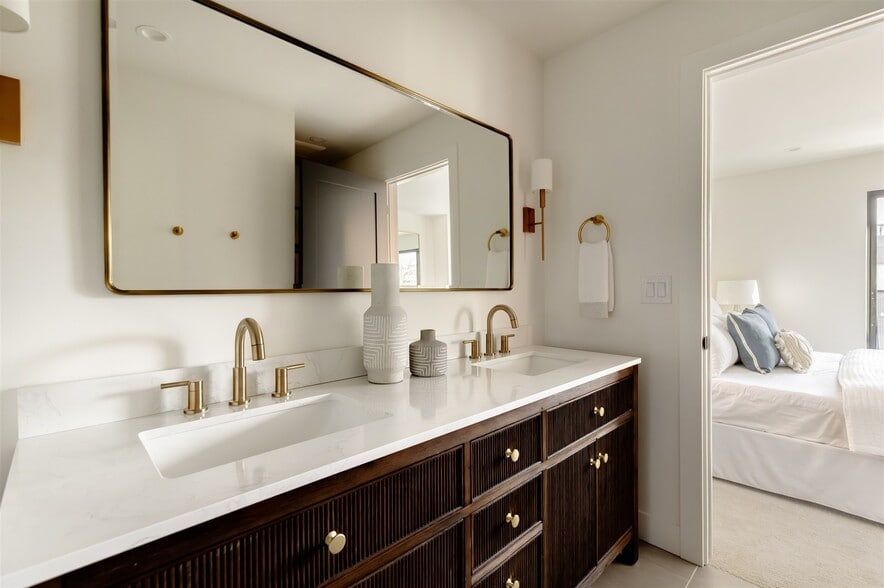 Building Photo - 1751 N Williams St