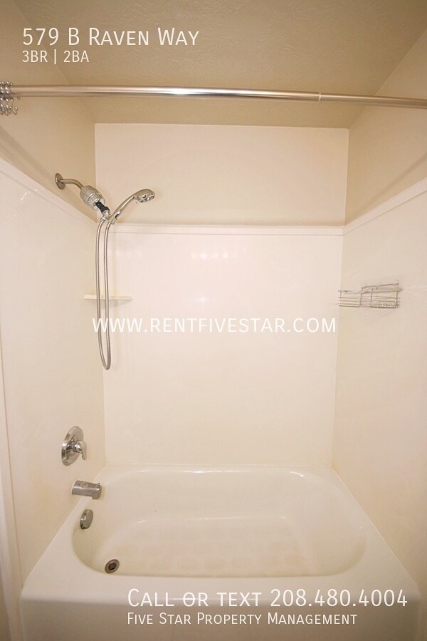 Building Photo - 579 Raven Way