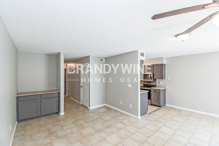 Building Photo - 11251 Windtree Dr E