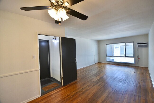 Building Photo - 5103 Cahuenga Blvd