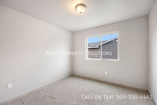 Building Photo - 935 E Mt. Adams St