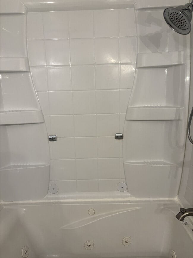 Building Photo - 1009 Augusta Dr